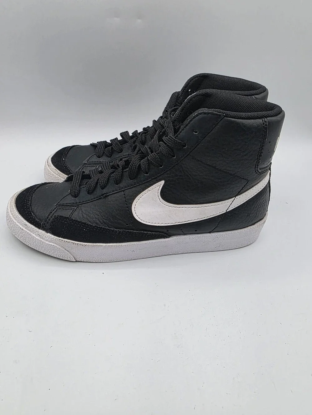 Nike Blazer Youth Mid 77 Vintage Black White Sail Sneakers Retro Size 5.5 School